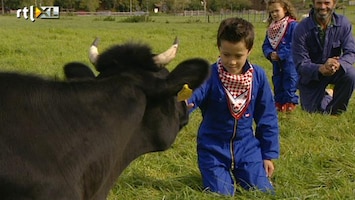 Carlo & Irene: Life 4 You Frank neemt een kijkje op de kinderboerderij