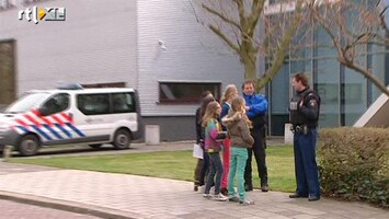 RTL Nieuws Politiebewaking scholen Leiden blijft voorlopig