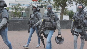 Kijk nu: arrestatieteam gaat Erasmus MC binnen na schietpartij