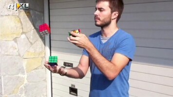 RTL Nieuws Jongleren én een Rubiks kubus oplossen