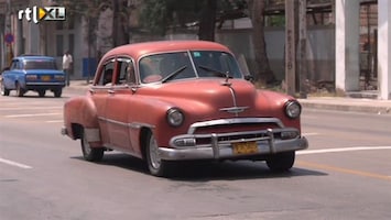 RTL Nieuws Oldtimerliefhebbers kijken smachtend naar Cuba