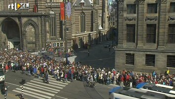 RTL Z Nieuws Duizenden mensen in de rij voor de Nieuwe Kerk