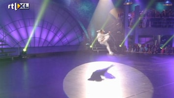 So You Think You Can Dance - The Next Generation Jovian hoort op het podium thuis