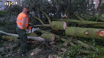 RTL Nieuws Flinke schade door windhoos in Montfort