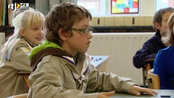 RTL Nieuws Belgische kinderen in scoutsuniform naar school