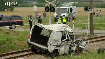 RTL Nieuws Trein ramt busje in Polen: negen doden