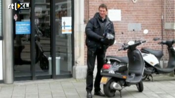 Editie NL Willem Holleeder levert tas in bij politie