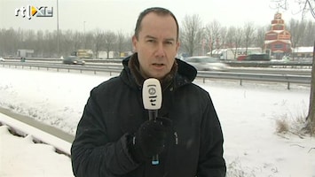 RTL Nieuws Sneeuwschuivers staan zelf in de file