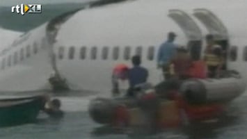 RTL Nieuws Ruim honderd mensen overleven vliegcrash Bali