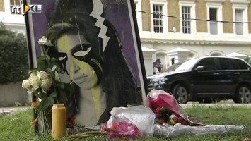 RTL Nieuws Bloemenzee voor huis Amy Winehouse