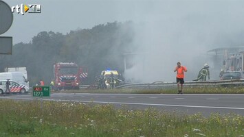 RTL Z Nieuws Uitslaande brand bij groot ongeluk A1