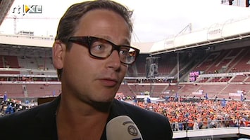 RTL Boulevard Voetbal kijken bij optreden Guus Meeuwis