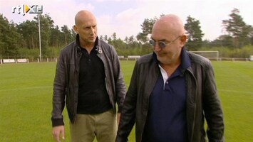 Leven Als Een Prof Jaap Stam helpt bij gestolen grasmat