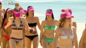 RTL Nieuws Wereldrecord bikiniparade in Australië