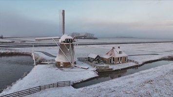 Vanuit de lucht: winterwonderland in het Friese Bolsward