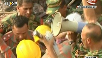 RTL Z Nieuws Overlevende gevonden in ingestorte gebouw Bangladesh