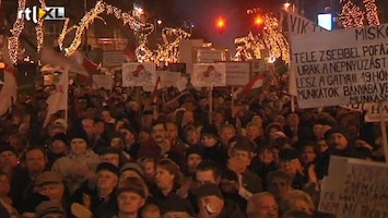 RTL Nieuws Massaprotest Hongaren tegen grondwet