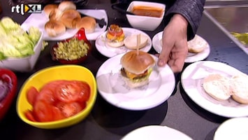 Carlo & Irene: Life 4 You Sandra maakt mini hamburgers in de keuken