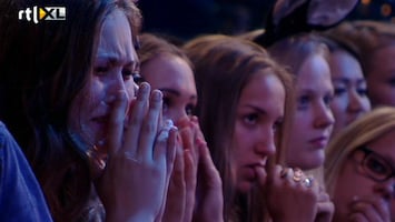 X Factor Tranen met tuinen na eerste afvaller