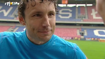 RTL Nieuws Mark van Bommel: In het buitenland zijn we misschien meer geliefd