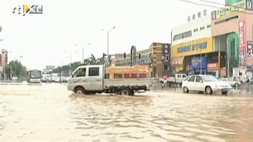 RTL Nieuws Zeker 37 doden door regen in Peking