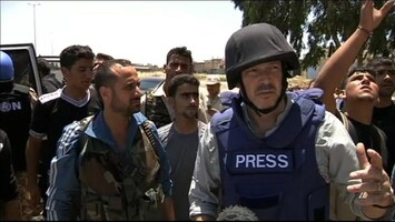 RTL Nieuws Journalisten filmen in levensgevaarlijk gebied Syrië