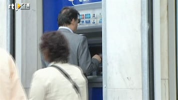 RTL Nieuws Grieken blijven massaal geld van de bank halen
