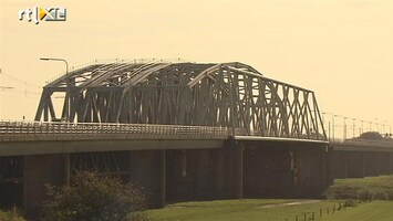 RTL Nieuws Smalle brug ramp voor tractors