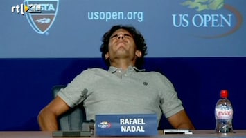 RTL Nieuws Nadal naar de grond tijdens persconferentie