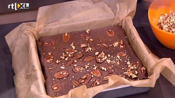 Carlo & Irene: Life 4 You Sandra maakt brownies met pecannoten en caramel!