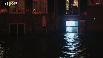 RTL Z Nieuws Tientallen woningen in Dordrecht en omgeving hebben last van hoge water