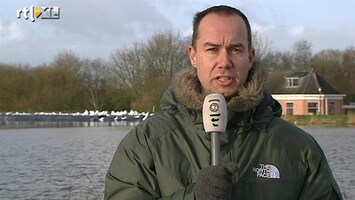 RTL Z Nieuws ME keek toe terwijl inwoners zandzakken vulden