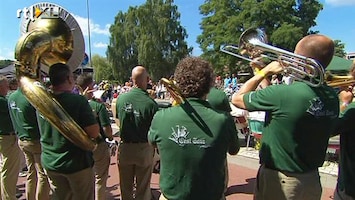 RTL Nieuws Met muziek de laatste kilometers door