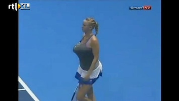 Editie NL Rondborstige tennisbabe doet wulpse Serena na