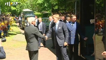 RTL Z Nieuws De Koning luncht vandaag in de bus