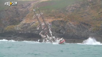 RTL Nieuws Spectaculaire beelden: Nederlands zeilschip zinkt in Ierland