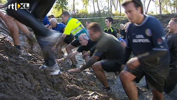 RTL Nieuws Mudmasters: Rennen en klauteren in de modder