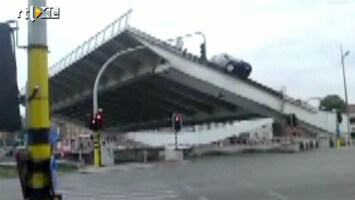 RTL Nieuws Echtpaar in benarde positie op brug in Brugge