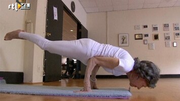 RTL Nieuws Oudste yogaleraar ter wereld is 93