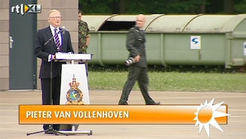 RTL Boulevard Pieter van Vollenhoven reikt gevechtsinsignes uit