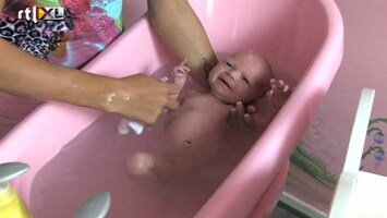 Barbie's Baby Voorproefje: Angelina gaat in bad!