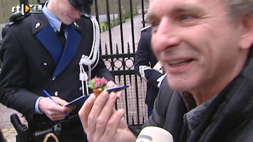 RTL Nieuws Miniatuurbloemen voor poppenhuis van de koningin