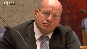 RTL Z Nieuws Staatssecretaris Teeven blijft aan