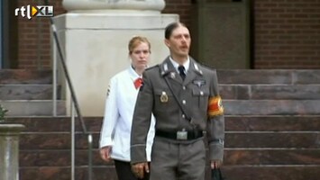 RTL Nieuws Vader pleit in nazi-uniform voor bezoekregeling