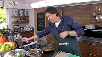 Koffietijd Caspar in de keuken