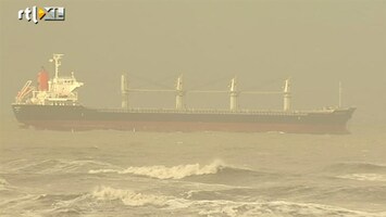 RTL Nieuws Gestrand vrachtschip blijft liggen