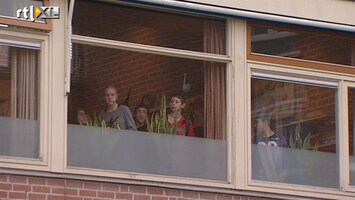 RTL Nieuws Politie zet schooldirecteur in cel