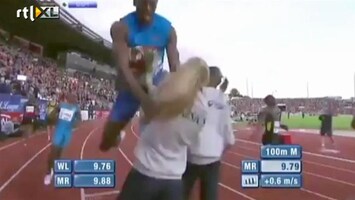 Editie NL Usain Bolt botst tegen meisje