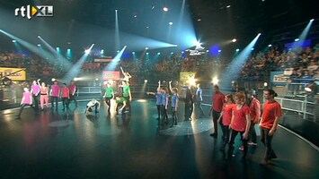 The Ultimate Dance Battle De openingsdans met alle teams