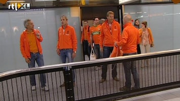 RTL Z Nieuws Spelers Oranje om 17:30 uur op Schiphol